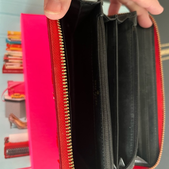 Kate space patent leather Polka dot Lacey wallet with original box. - Picture 3 of 7